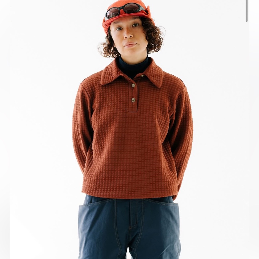 Hikerkind Midlayer 01 waffle pullover collared sweatshirt Redwood pockets cinch